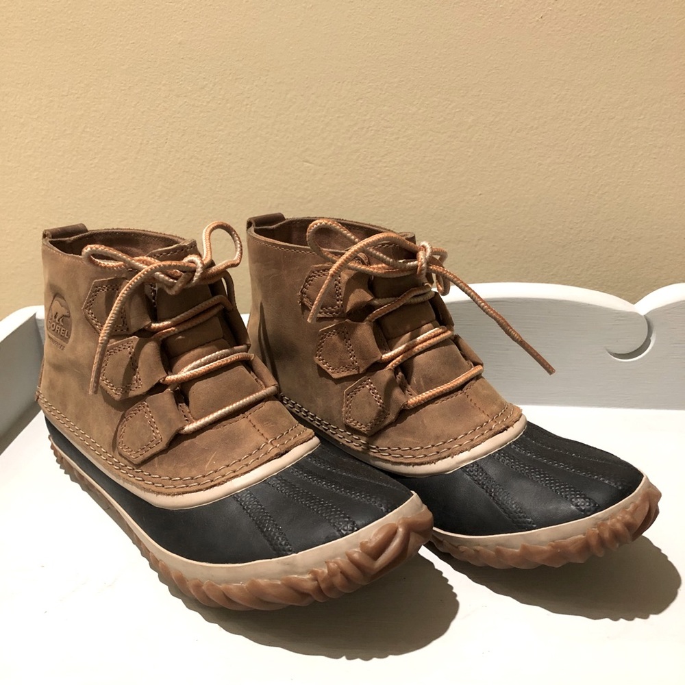 SUPER CUTE - SOREL OUT N ABOUT DUCK BOOTS!!